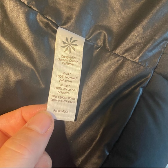 Athleta Goose Down Black Long Puffer Vest Size XS - Picture 6 of 11